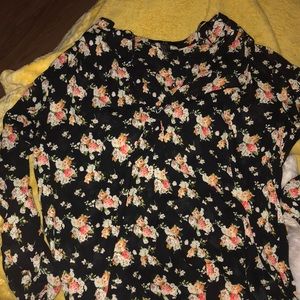 BLACK FLORAL LONGSLEEVE CHIFFON TOP!